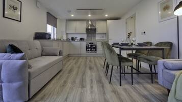Apartment, 2 Bedrooms | Living room