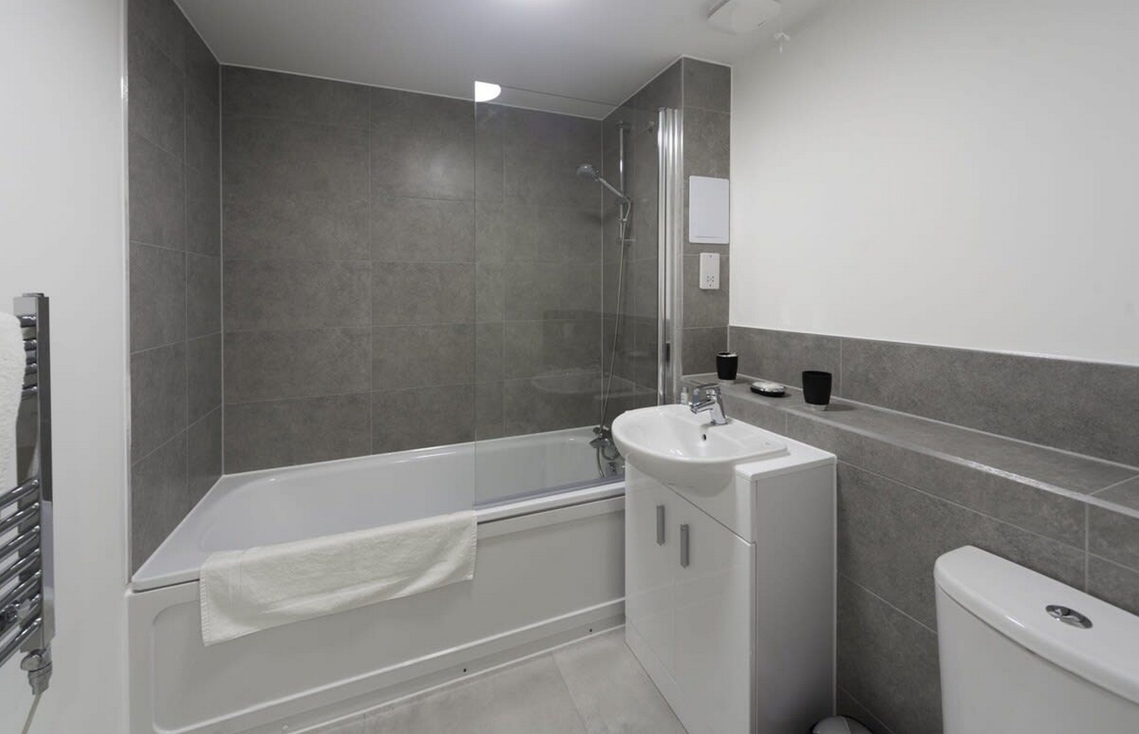 Apartment, 2 Bedrooms | Bathroom