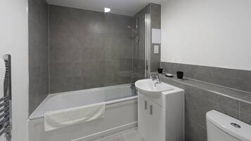 Apartment, 2 Bedrooms | Bathroom
