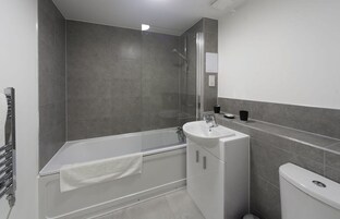 Apartamento, 2 quartos | Banheiro