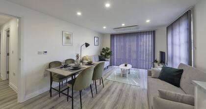 Stylish & Modern Flat 2 Min Walk To Ashford Outlet
