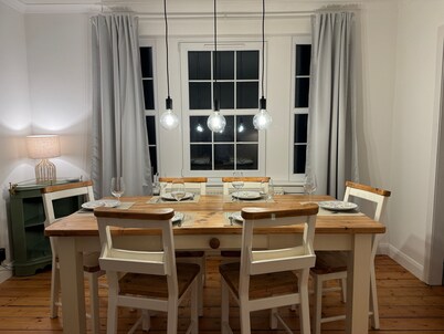 Stirling Haven: Charming 3B Apt In City Centre