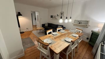 Apartemen, 3 kamar tidur | Ruang makan