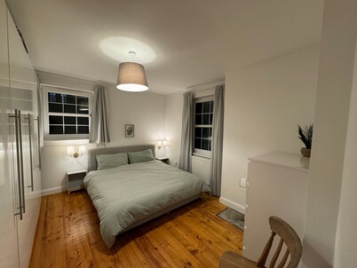 Stirling Haven: Charming 3B Apt In City Centre