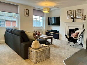 Apartment, 2 Bedrooms | Living room