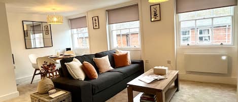 Apartment, 2 Schlafzimmer | Wohnzimmer