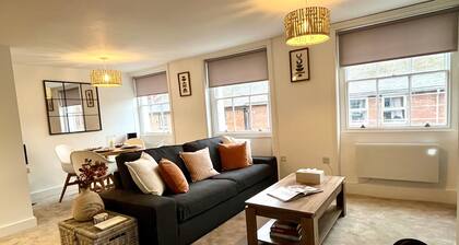 Charming 2B Georgian Flat In Historic Tring