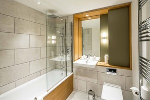 Appartement, 2 chambres | Salle de bain