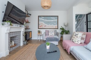 Living room - Modern 3B Home With Garden In Eltham, London (London)