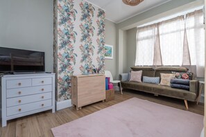 Room - Modern 3B Home With Garden In Eltham, London (London)