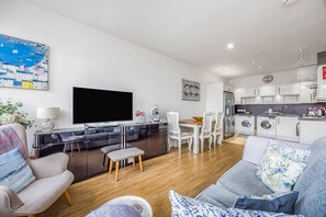 Apartment, 2 Bedrooms | Living room - Spinnaker View Apartment (Gosport)