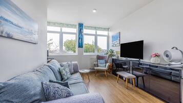 Apartment, 2 Bedrooms | Living room