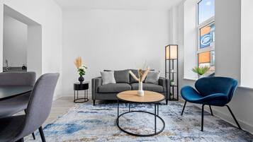Apartment, 2 Bedrooms | Living room