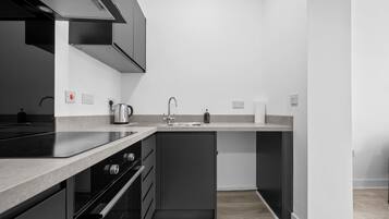 Apartment, 2 Bedrooms | Private kitchen