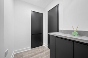 Apartment, 2 Bedrooms - Modern 2Bd City Apartment (Warrington)