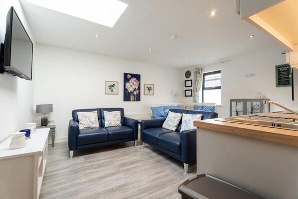 Apartment, 3 Bedrooms | Living room - 3Bd Portrush Apartment Beach & Golf Escape (Portrush)