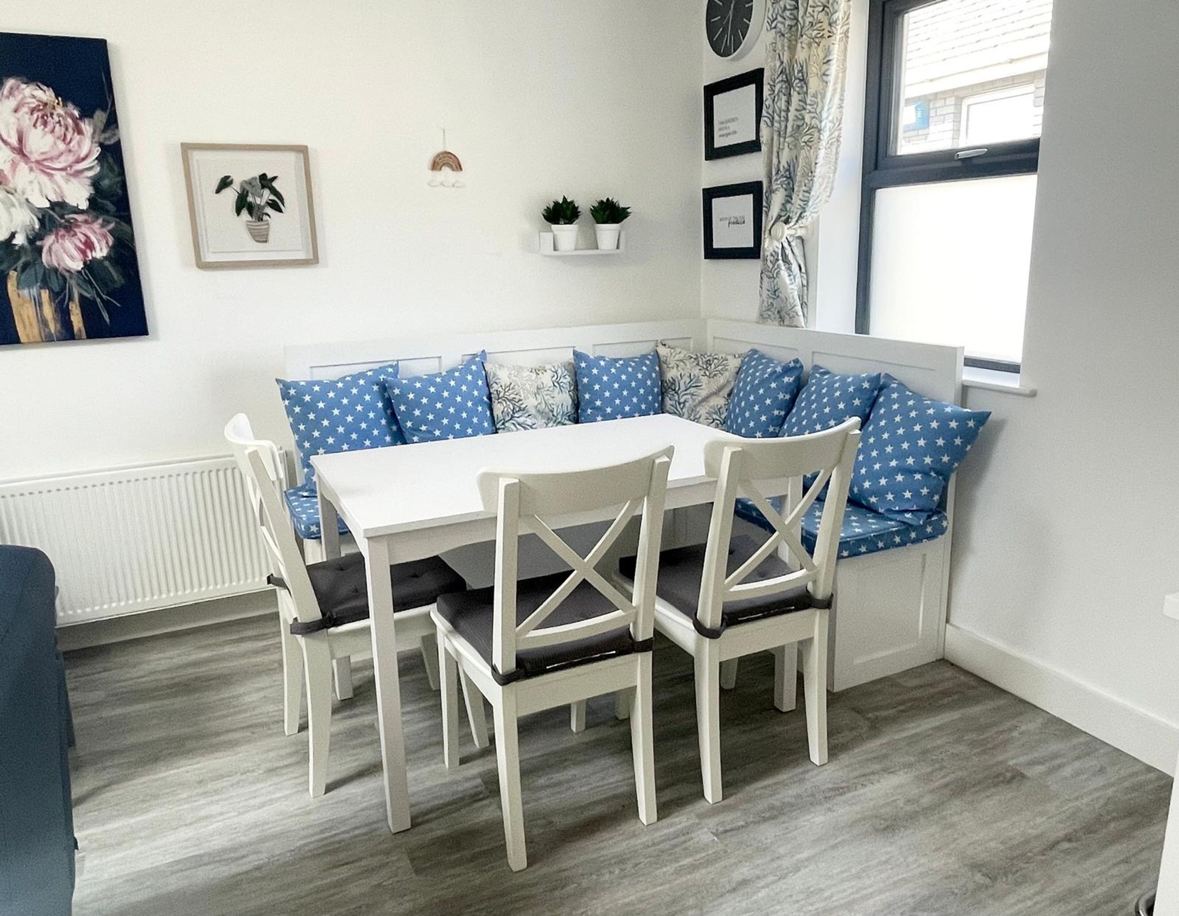 Apartment, 3 Bedrooms | Dining room