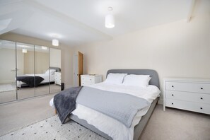 Apartment, 1 Bedroom - Historic 1Bd In Central Peterborough (Peterborough)