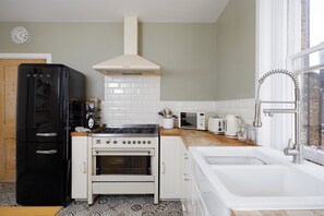 Apartment, 1 Bedroom | Private kitchen - Historic 1Bd In Central Peterborough (Peterborough)