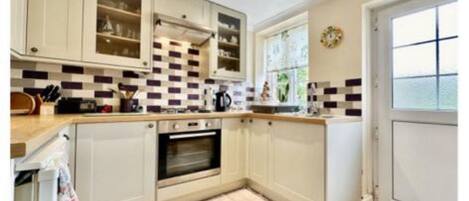 Talo, 2 makuuhuonetta | Yksityinen keittiö