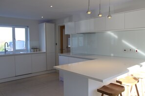 ハウス 4 ベッドルーム | 専用キッチン