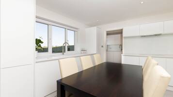 Rumah, 4 kamar tidur | Ruang makan