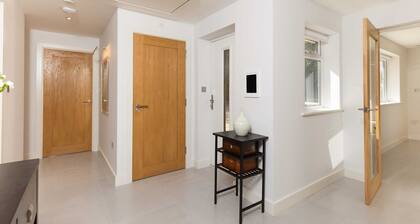 Spacious 4Bd Smart Home In Idyllic Rural Setting