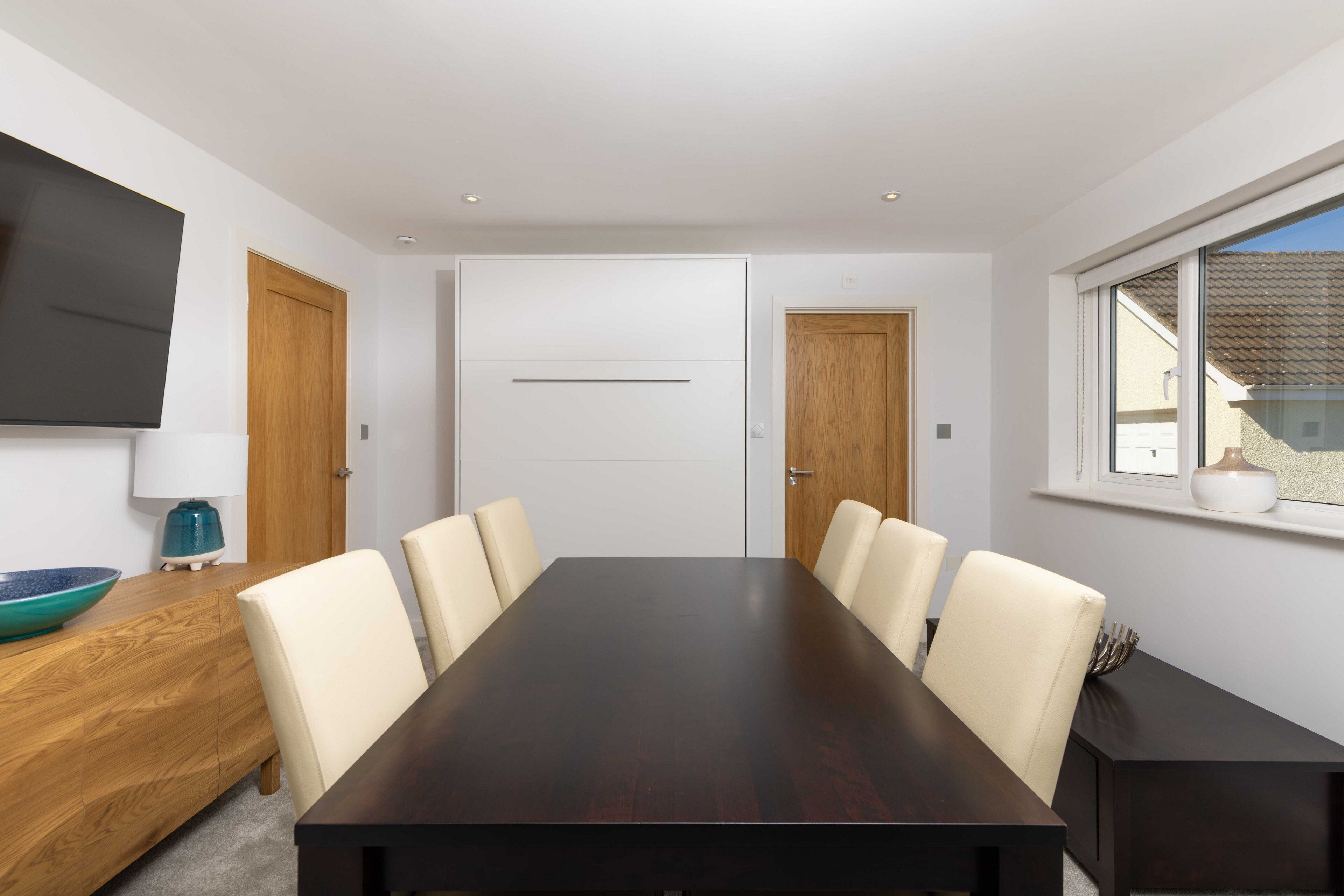 House, 4 Bedrooms | Dining room