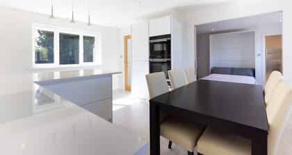 Spacious 4Bd Smart Home In Idyllic Rural Setting