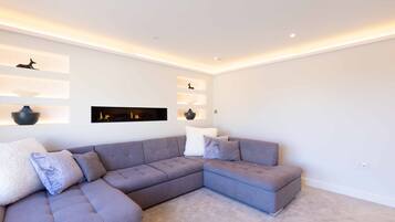 Nhà, 4 phòng ngủ | Phòng khách