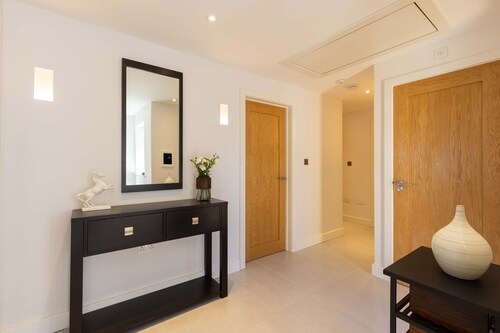 Spacious 4Bd Smart Home In Idyllic Rural Setting