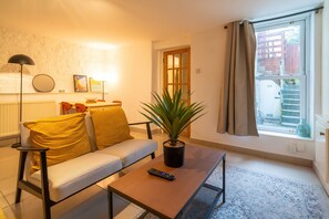 Apartment, 1 Bedroom | Living room - Private 1Bd Flat Near Gloucester Docks (Gloucester)