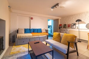 Apartment, 1 Bedroom | Living room - Private 1Bd Flat Near Gloucester Docks (Gloucester)