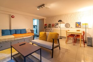 Appartement, 1 chambre | Salle de séjour