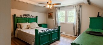 Private Farmhouse with Large Yard in Birch Run - 3 bedrooms