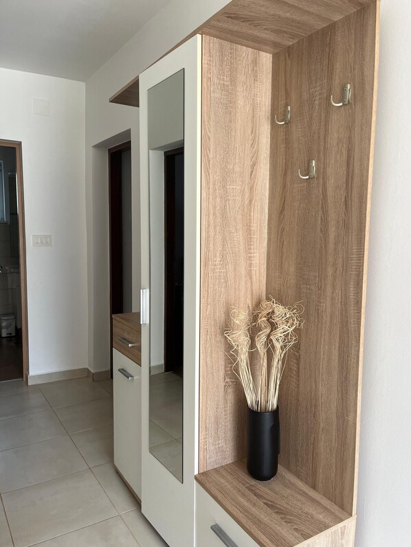 Interior - The perfect combination of peace and quiet and proximity to the sea for relaxing on the Adriatic. (Sveti Juraj)