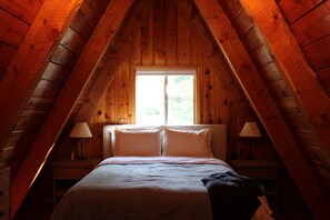 2 bedrooms, desk, free WiFi, bed sheets