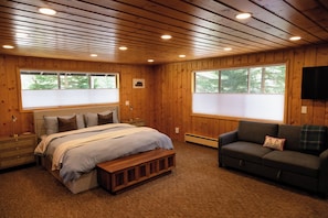 2 bedrooms, desk, free WiFi, bed sheets