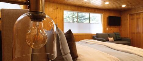 2 bedrooms, desk, free WiFi, bed sheets