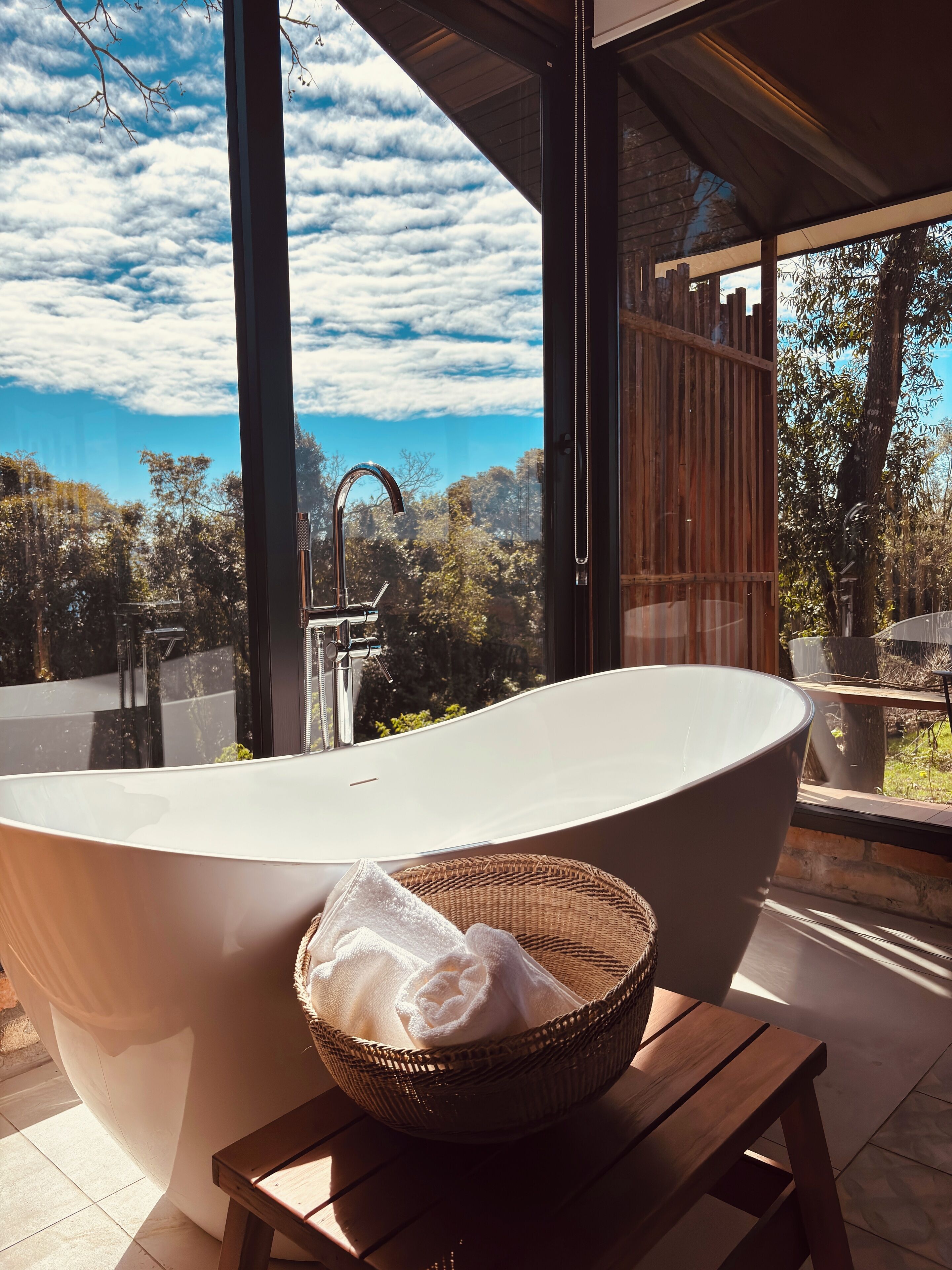 Luxury Double Room, Mountain View | Bathroom | Separate tub and shower, hair dryer, slippers, towels