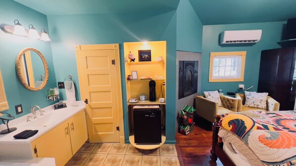 1 bedroom, iron/ironing board, free WiFi