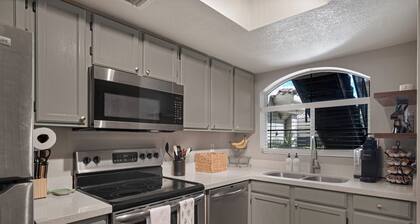 The Comfy Cactus Condominium in the heart of Old Town Scottsdale