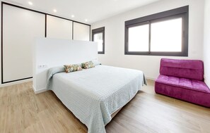 4 bedrooms, travel crib, free WiFi - Beautiful home in Serra (Serra)