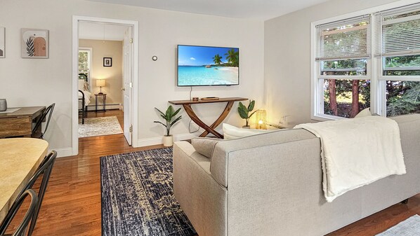 1 soverom, skrivebord, strykejern/-brett og wi-fi (inkludert)