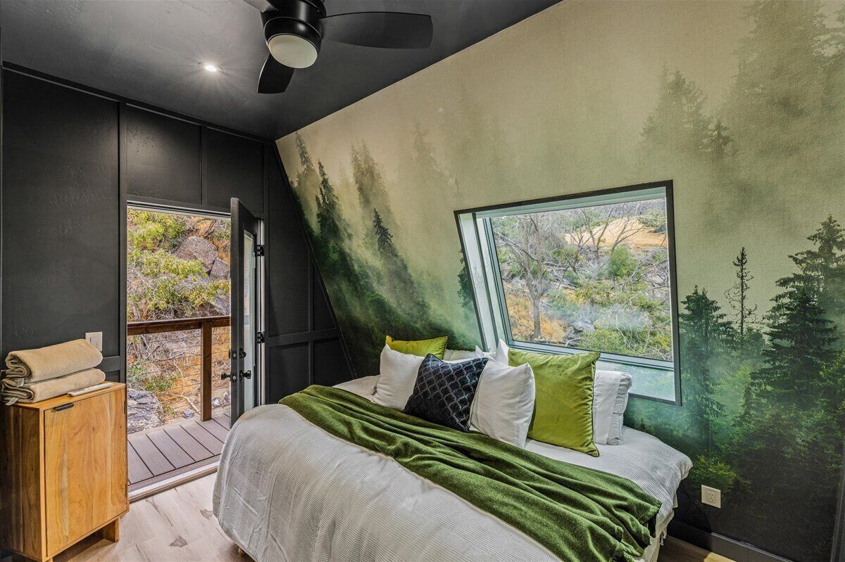 4 habitaciones, tabla de planchar con plancha, wifi y ropa de cama 