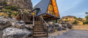 Peaceful Aframe Lux Cabin in Snake River Canyon