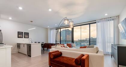 The Theodore 3BD/3B w/ Balcony - All King Bedrooms
