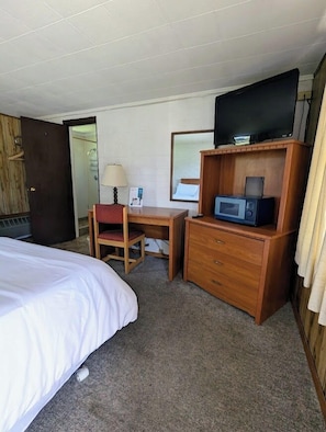 Standard Room | Desk, free WiFi