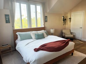 2 slaapkamers, een strijkplank/strijkijzer, wifi, beddengoed