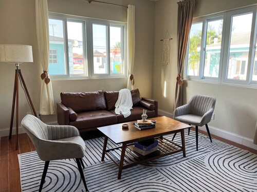 2-bedroom Condo in Nassau near Beach and Airport